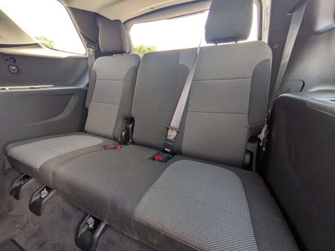 Used 2020 Chevrolet Traverse LS FWD image 8