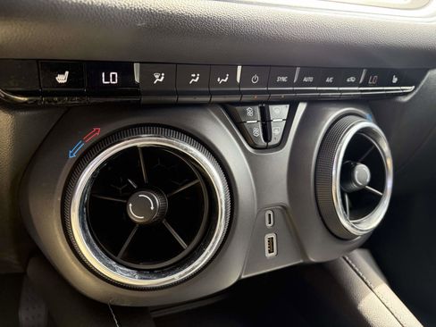 Used 2025 Chevrolet Blazer LT FWD image 14