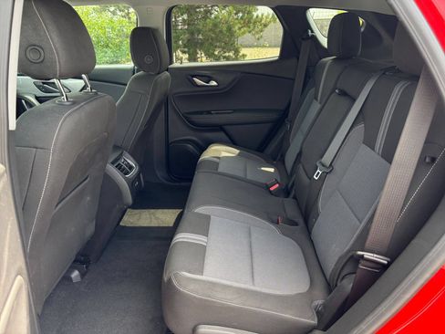 Used 2025 Chevrolet Blazer LT FWD image 28