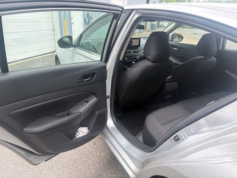 Used 2024 Nissan Altima 2.5 SV w/ SV Premium Package AWD/4WD image 16