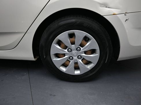 Used 2017 Hyundai Accent SE FWD image 13