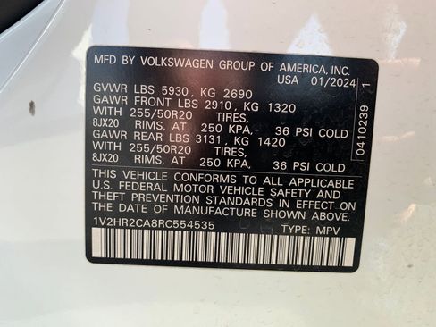 Used 2024 Volkswagen Atlas SE image 32