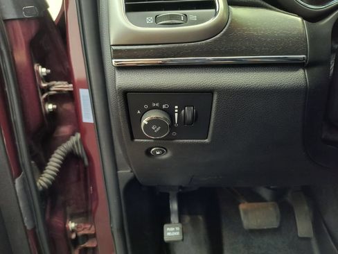 Used 2018 Jeep Grand Cherokee Limited AWD/4WD image 15