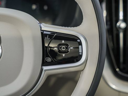 New 2026 Volvo XC60 B5 Ultra w/ Protection Package Premier image 28