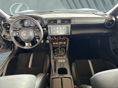 Used 2023 Toyota GR86 Premium image 12