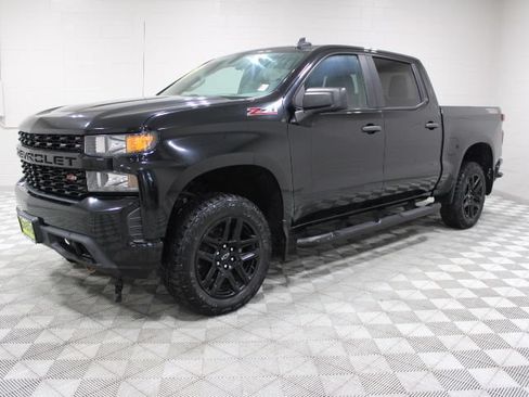 Used 2021 Chevrolet Silverado 1500 Custom Trail Boss w/ Midnight Edition AWD/4WD image 7