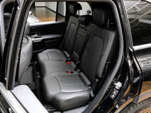 Used 2024 Mercedes-Benz GLB 250 w/ Exclusive Package image 38