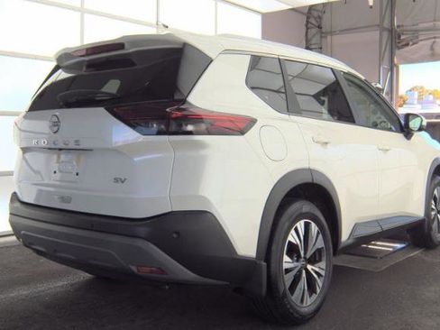 Used 2023 Nissan Rogue SV w/ SV Premium B Package image 4