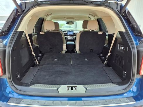 Used 2022 Ford Explorer Limited w/ Equipment Group 301A AWD/4WD image 10