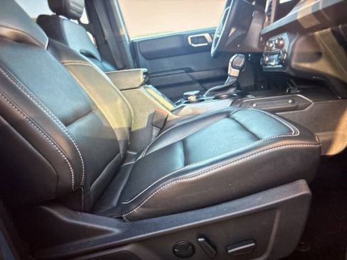 Used 2025 Ford Bronco Outer Banks image 18
