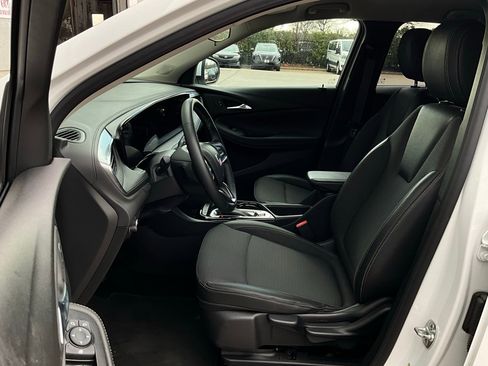 Used 2025 Buick Encore GX Preferred image 10