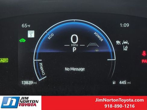 Used 2025 Toyota Camry SE w/ Multimedia Upgrade Package image 18