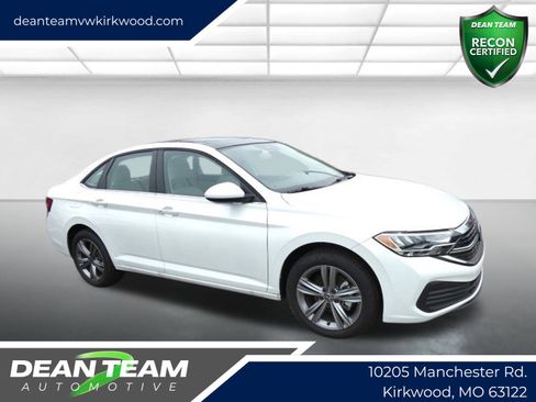 Used 2024 Volkswagen Jetta SE w/ Panoramic Sunroof Package image 1