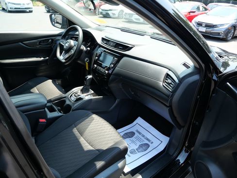 Used 2019 Nissan Rogue S AWD/4WD image 26