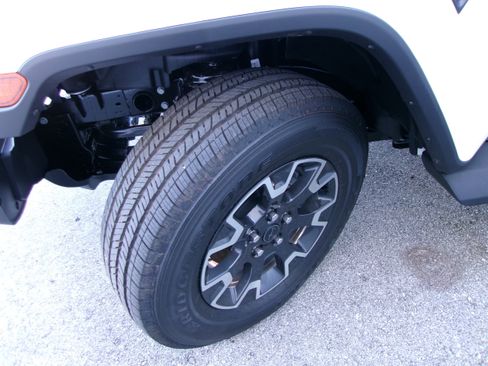 New 2025 Jeep Wrangler Unlimited Sahara image 7