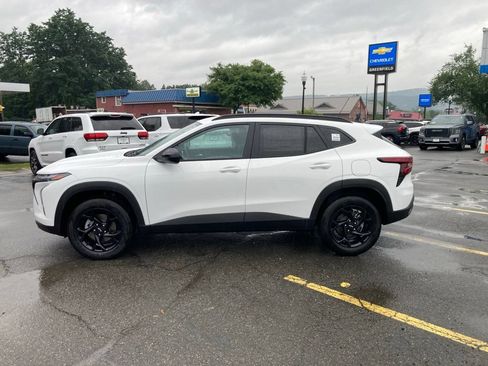 New 2026 Chevrolet Trax LT w/ Driver Confidence Package FWD image 24