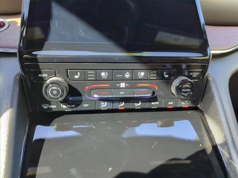 New 2025 Jeep Grand Cherokee Summit image 10