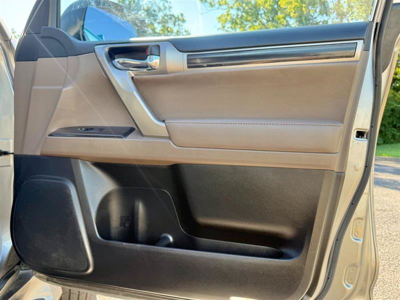 Used 2021 Lexus GX 460 Premium w/ Premium Package AWD/4WD image 25