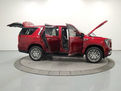 Used 2025 GMC Yukon Elevation RWD image 16