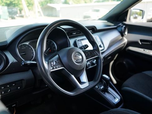 Used 2020 Nissan Kicks S FWD image 6