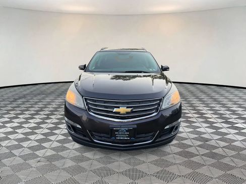Used 2015 Chevrolet Traverse LT FWD image 2