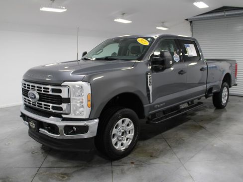 Used 2024 Ford F250 XLT image 4