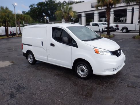 Used 2021 Nissan NV200 S FWD image 2
