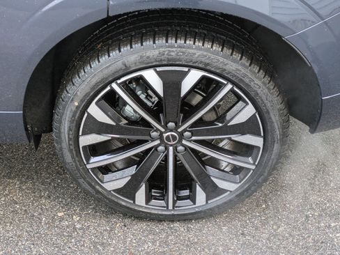 New 2026 Volvo XC60 B5 Ultra w/ Protection Package Premier image 17