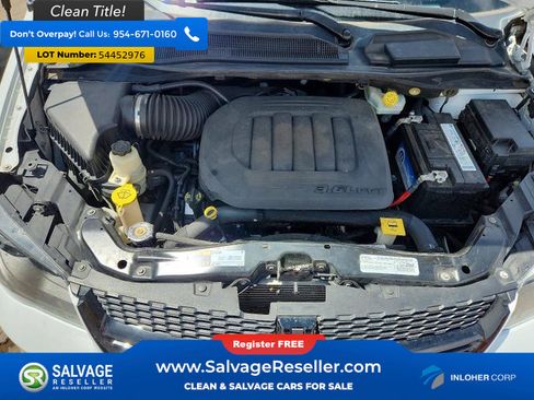 Used 2019 Dodge Grand Caravan SE FWD image 16