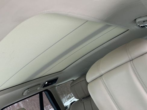 Used 2019 Land Rover Range Rover Autobiography image 13