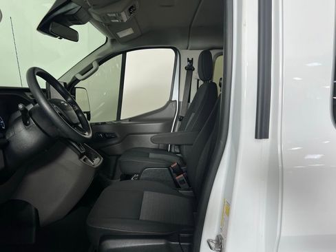 Used 2023 Ford Transit 350 XLT image 21