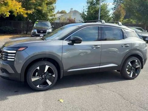 New 2026 Nissan Kicks SR w/ SR Premium Package image 2