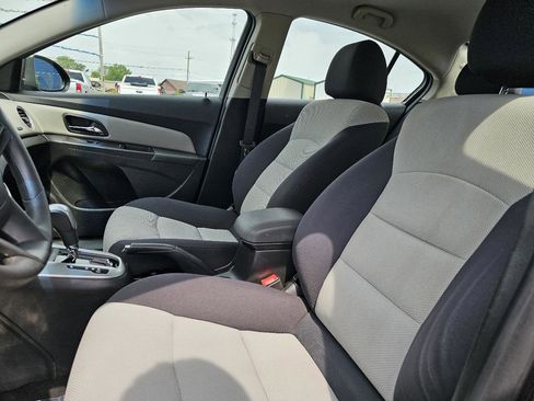 Used 2015 Chevrolet Cruze LS FWD image 7
