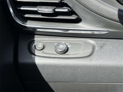 Used 2025 Buick Envista Preferred w/ Convenience I Package image 28