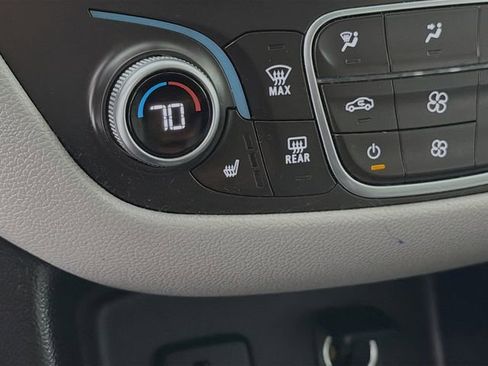 Used 2018 Chevrolet Equinox LT FWD image 20