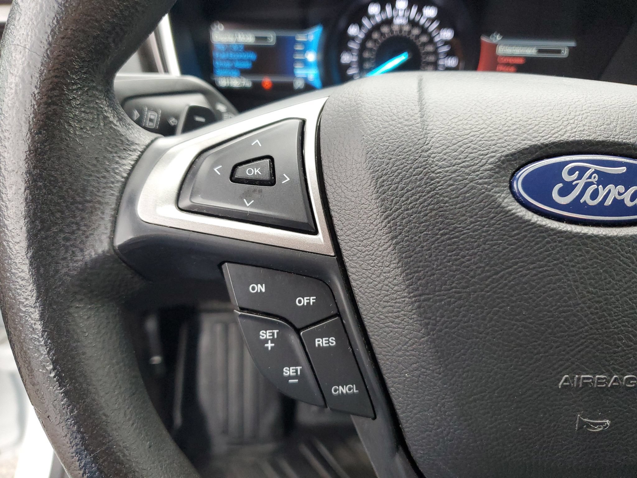 Used 2019 Ford Fusion SE FWD image 19