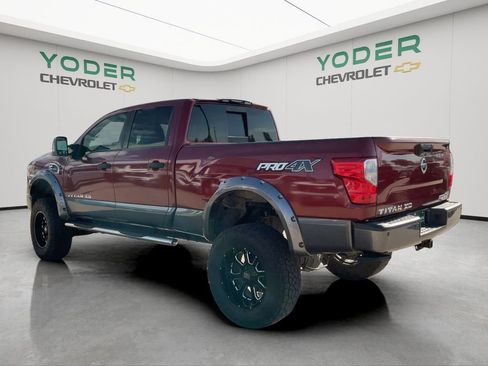 Used 2017 Nissan Titan PRO-4X w/ Pro-4x Convenience Package AWD/4WD image 9
