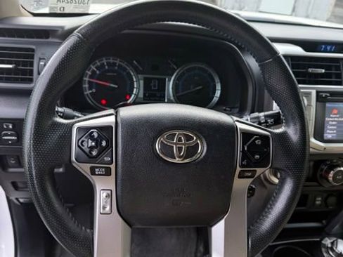 Used 2016 Toyota 4Runner SR5 Premium AWD/4WD image 17