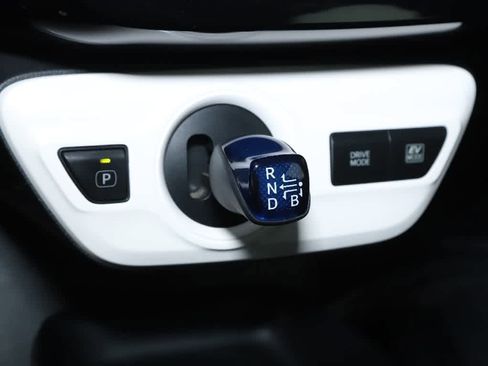 Certified 2018 Toyota Prius Two image 26