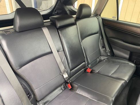 Used 2016 Subaru Outback 2.5i Limited AWD/4WD image 15