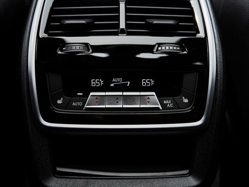 Used 2026 BMW X7 M60i image 59