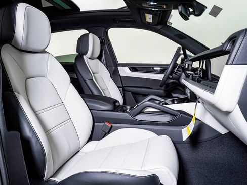 New 2026 Porsche Cayenne S image 15