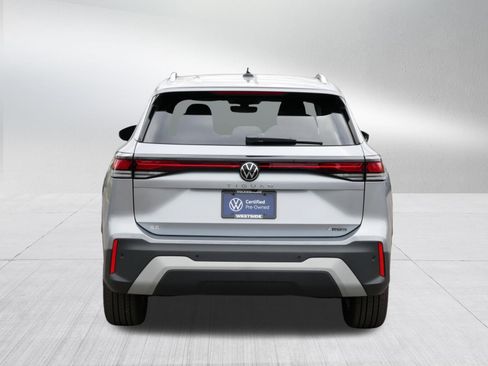 Certified 2025 Volkswagen Tiguan SE AWD/4WD image 6