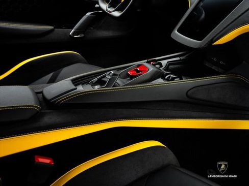 Used 2024 Lamborghini Revuelto AWD/4WD image 49