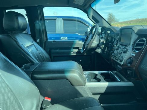 Used 2015 Ford F250 Lariat w/ Chrome Package image 9