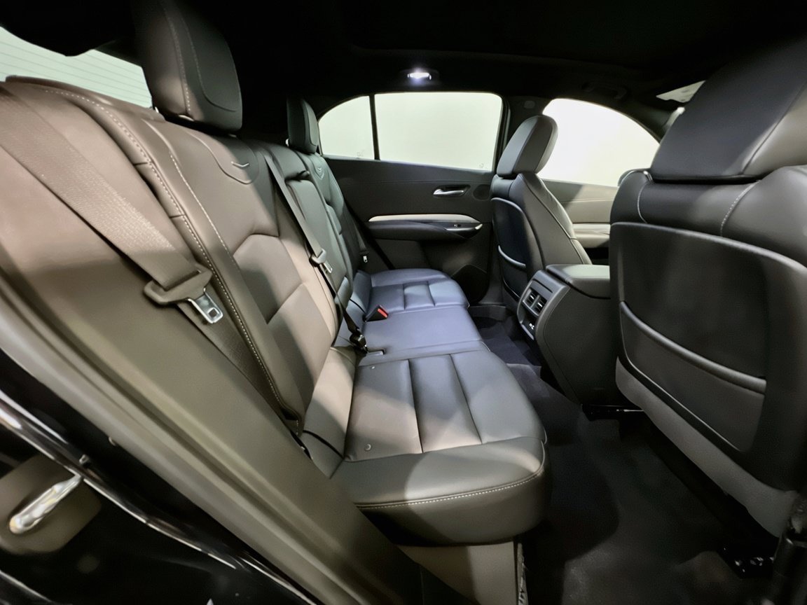 Used 2023 Cadillac XT4 Premium Luxury w/ Trailering Package FWD image 21