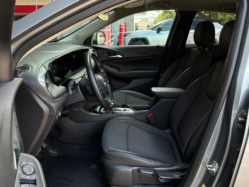 Used 2025 Buick Encore GX Preferred FWD image 10