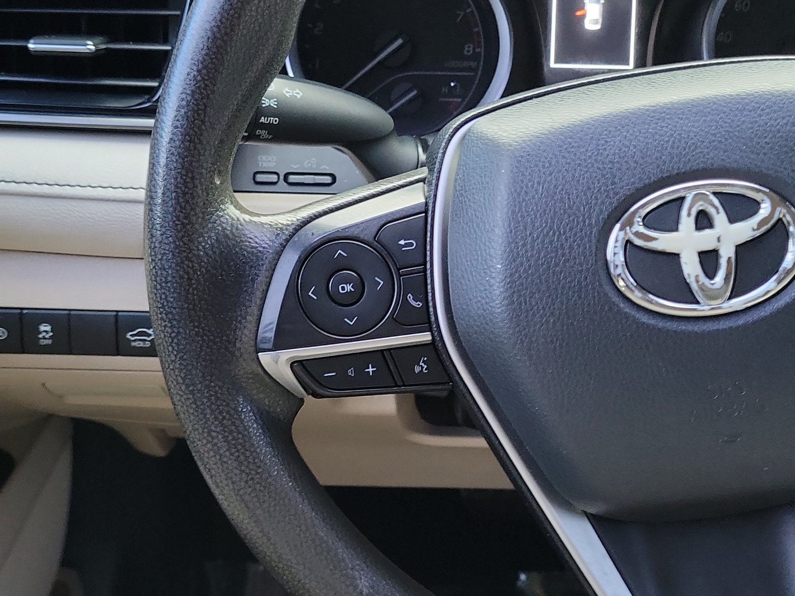 Used 2022 Toyota Camry LE FWD image 23