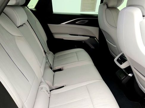 Used 2024 Cadillac Lyriq Luxury RWD image 24
