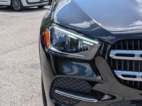 Used 2025 Mercedes-Benz GLE 350 4MATIC image 10